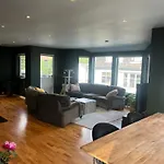 Apartment With 4 Bedrooms, Available For Ons
