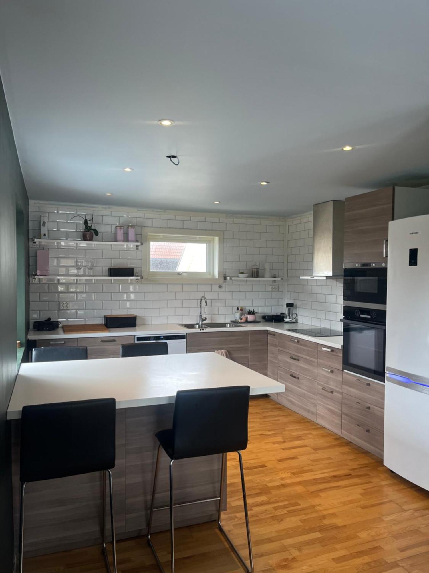 With 4 Bedrooms, Available For Ons Stavanger
